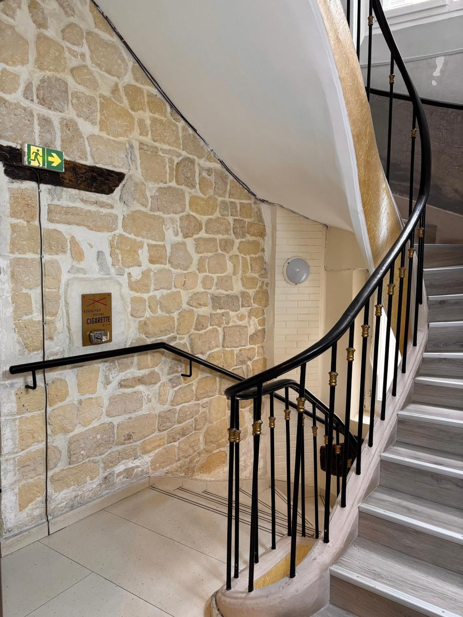 Hotel Des Fontaines Paris Exterior photo